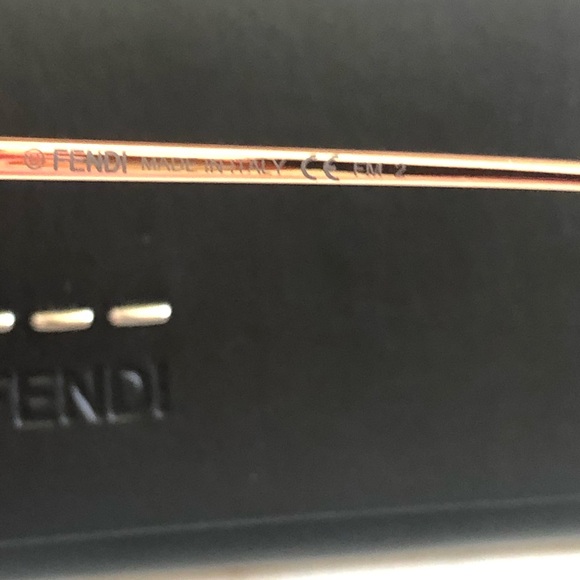 🔥NEW SHOW STOPPER FENDI SUNGLASSES 🔥 - Picture 16 of 16